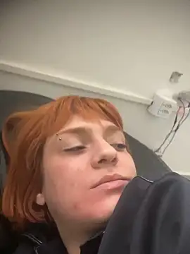 spacegirlll online show from 09/26/25, 04:55