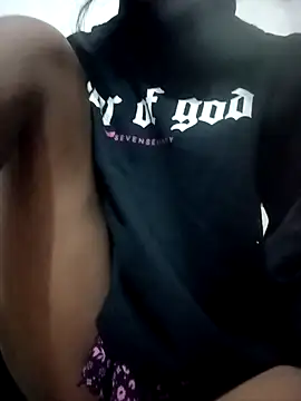 zoya khan25 online show from 12/04/24, 11:46