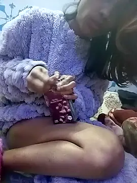 zoya khan25 online show from 01/12/25, 05:54