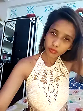 zoya khan25 online show from 03/17/25, 07:57