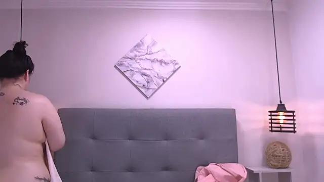 Snapshot of Cheelsea_ chatting on 12/14/24, 04:23 Cheelsea  online show from 12/14/24, 04:23