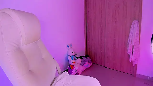 Snapshot of Cheelsea_ chatting on 02/24/25, 01:57 Cheelsea  online show from 02/24/25, 01:57