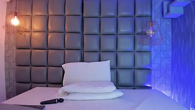 Snapshot of mile_uribe chatting on 03/05/25, 03:51 mile uribe online show from 03/05/25, 03:51