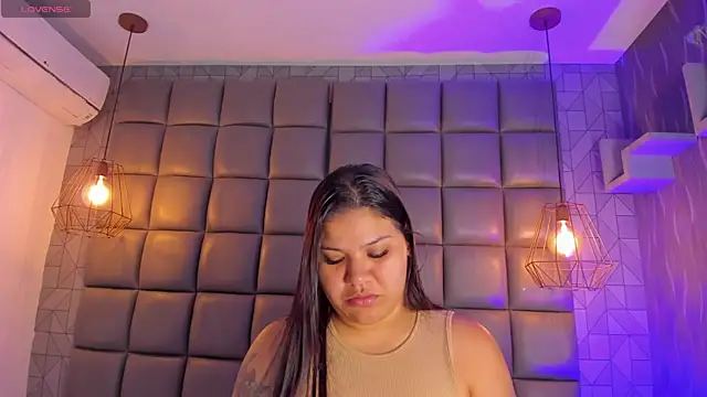 Snapshot of mile_uribe chatting on 03/15/25, 02:14 mile uribe online show from 03/15/25, 02:14