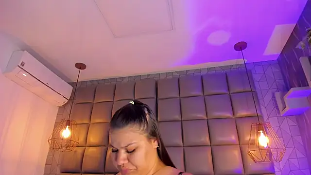 Snapshot of mile_uribe chatting on 03/15/25, 05:41 mile uribe online show from 03/15/25, 05:41