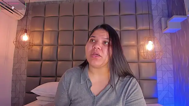 Snapshot of mile_uribe chatting on 09/19/25, 03:30 mile uribe online show from 09/19/25, 03:30