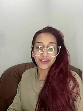 julialupato1606 online show from 02/17/25, 11:09