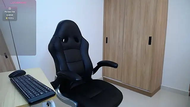 karoll marquez online show from 10/18/25, 10:32