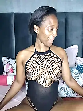 Lucy Blacksilk online show from 02/04/26, 10:26