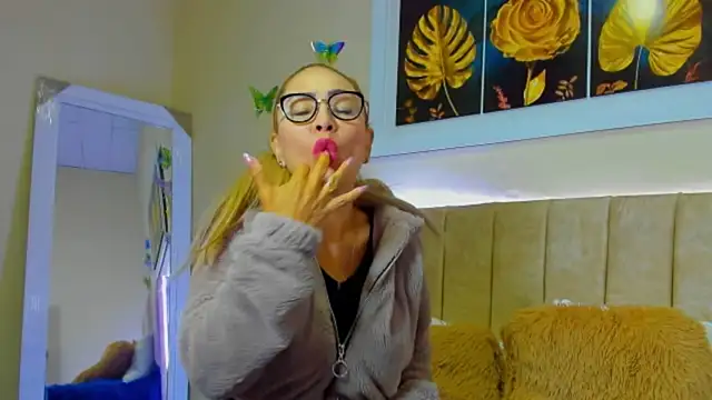 Snapshot of emagarcia chatting on 09/12/25, 01:11 emagarcia online show from 09/12/25, 01:11