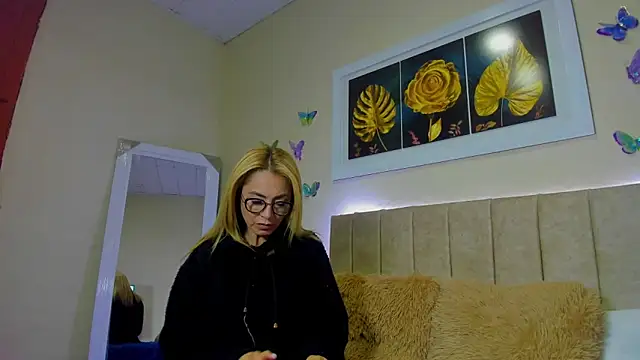 Snapshot of emagarcia chatting on 09/26/25, 11:03 emagarcia online show from 09/26/25, 11:03