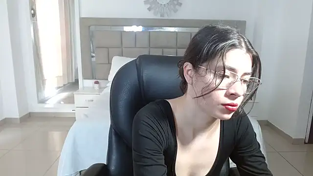 zoecruzz online show from 11/12/25, 02:50