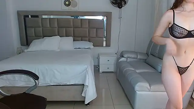 zoecruzz online show from 02/04/26, 02:56