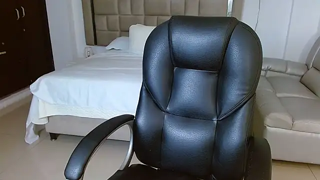 zoecruzz online show from 03/06/26, 01:40