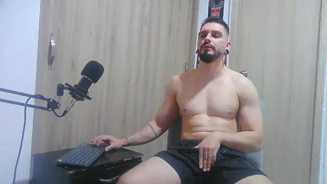 Aaron kwok28 online show from 11/23/25, 03:06