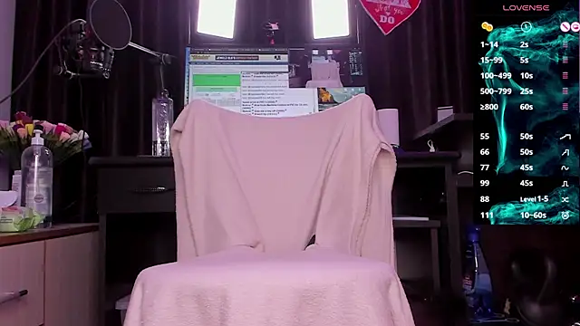 Snapshot of Raissa_sky26 chatting on 01/13/25, 02:39 Raissa sky26 online show from 01/13/25, 02:39