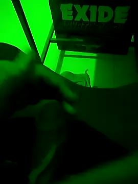 Snapshot of manoj_master chatting on 02/10/25, 04:14 manoj master online show from 02/10/25, 04:14