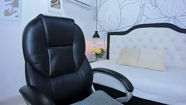 margot smith  online show from 01/31/25, 12:07