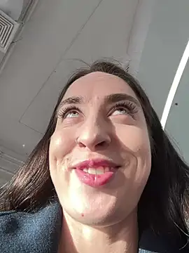 Holly Play online show from 12/13/24, 09:24