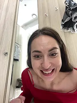 Holly Play online show from 12/13/24, 03:32