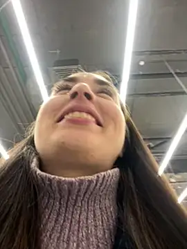 Holly Play online show from 12/23/24, 03:23