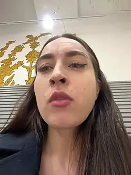 Holly Play online show from 12/24/24, 12:44