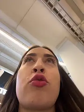 Holly Play online show from 12/25/24, 09:24