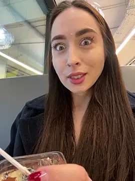 Holly Play online show from 12/30/24, 09:27