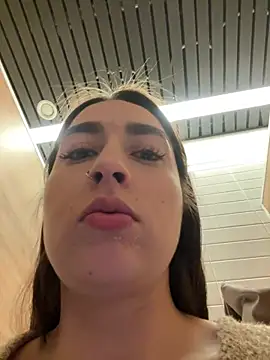 Holly Play online show from 12/30/24, 12:31