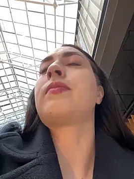 Holly Play online show from 02/01/25, 08:29