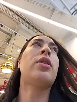 Holly Play online show from 02/05/25, 09:04