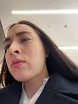 Holly Play online show from 02/06/25, 10:37