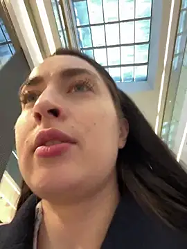 Holly Play online show from 02/06/25, 01:43