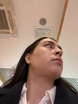 Holly Play online show from 02/10/25, 09:04