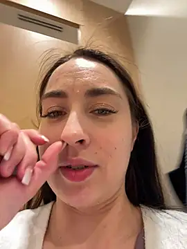 Holly Play online show from 02/19/25, 10:12