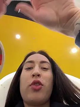 Holly Play online show from 02/25/25, 08:03