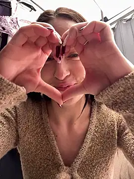 Holly Play online show from 02/26/25, 08:04