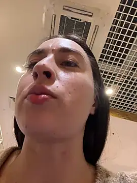 Holly Play online show from 03/12/25, 02:12