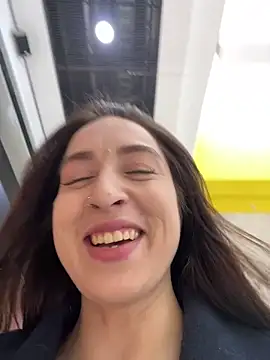 Holly Play online show from 03/14/25, 09:24