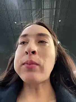 Holly Play online show from 03/20/25, 01:15