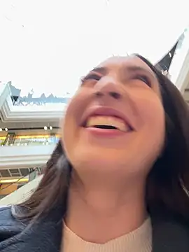 Holly Play online show from 03/21/25, 12:06