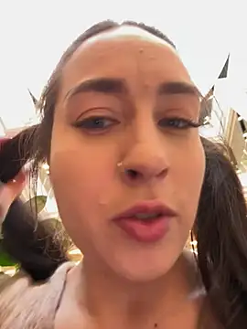 Holly Play online show from 03/22/25, 03:09