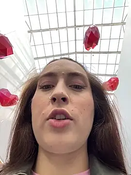 Holly Play online show from 09/11/25, 09:20