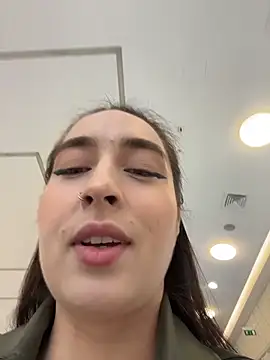 Holly Play online show from 10/06/25, 10:02