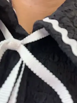 Holly Play online show from 10/12/25, 10:36