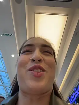 Holly Play online show from 10/16/25, 09:10