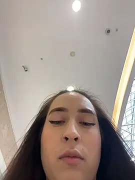 Holly Play online show from 10/23/25, 09:19