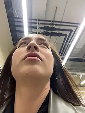 Holly Play online show from 10/30/25, 09:11