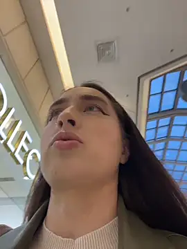 Holly Play online show from 11/03/25, 01:12