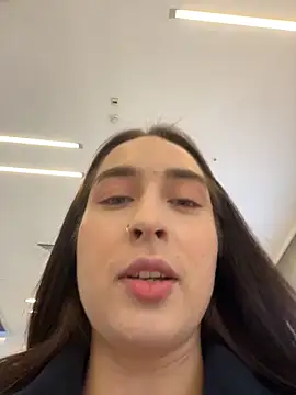 Holly Play online show from 11/15/25, 12:13